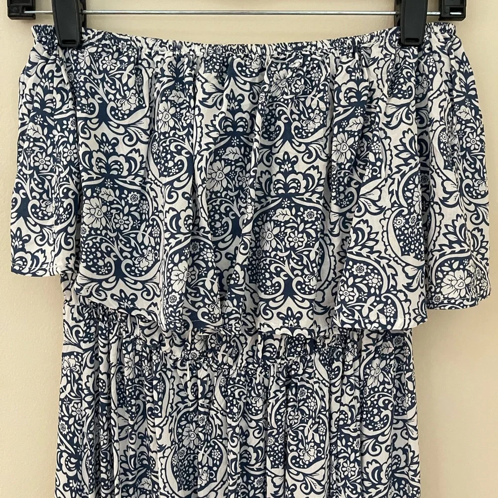 Navy and white strapless long dress. Size medium. - Picture 4 of 6